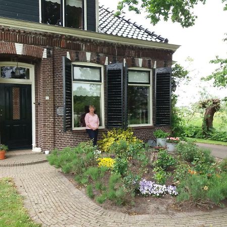 Bed and Breakfast De Wylgepleats Jutrijp Exteriér fotografie